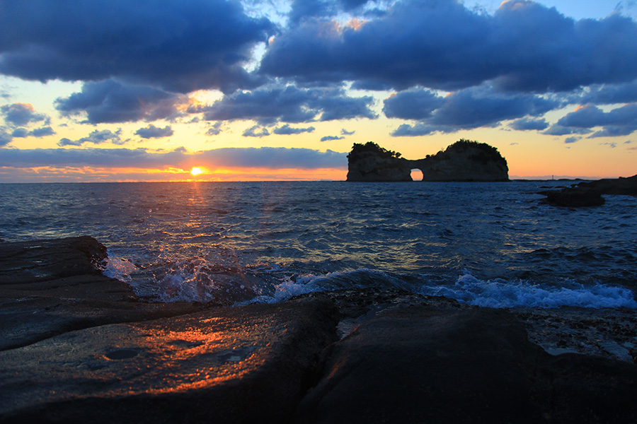 円月島