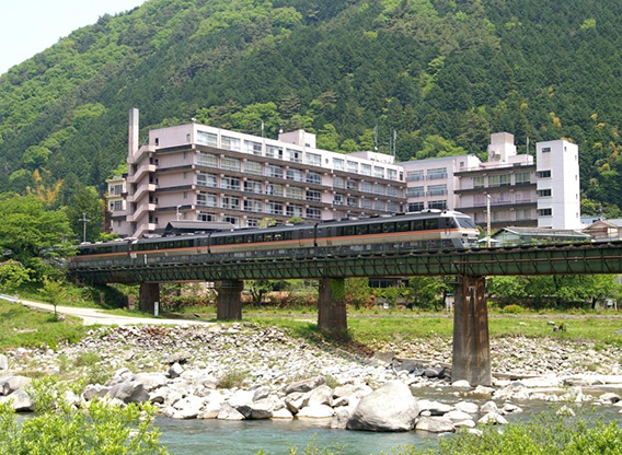 望川館