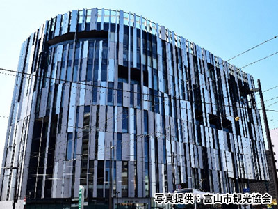 富山市ガラス美術館（TOYAMAキラリ）