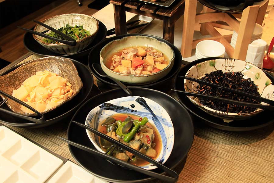 朝食