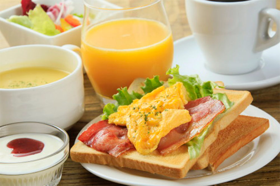 朝食